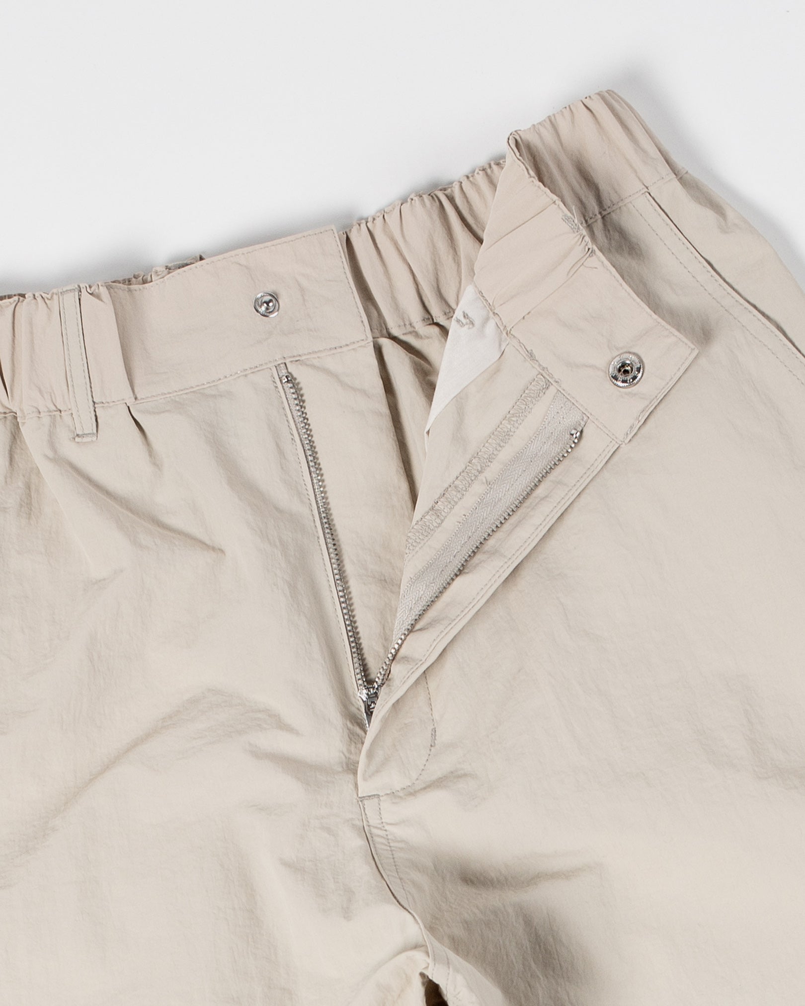 candice-baggy-nylon-pants-gn-stone-zip